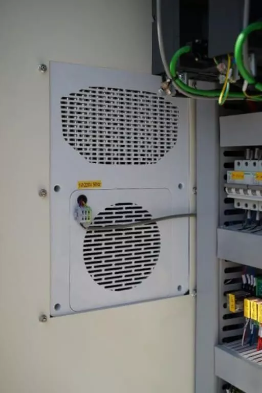 Вертикальный обрабатывающий центр с ЧПУ MILLMASTER VMM-1050 G3