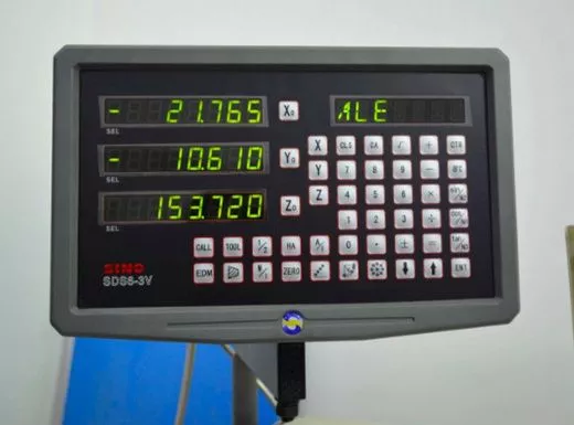 Универсальный токарно-винторезный станок Turner X40100 c УЦИ